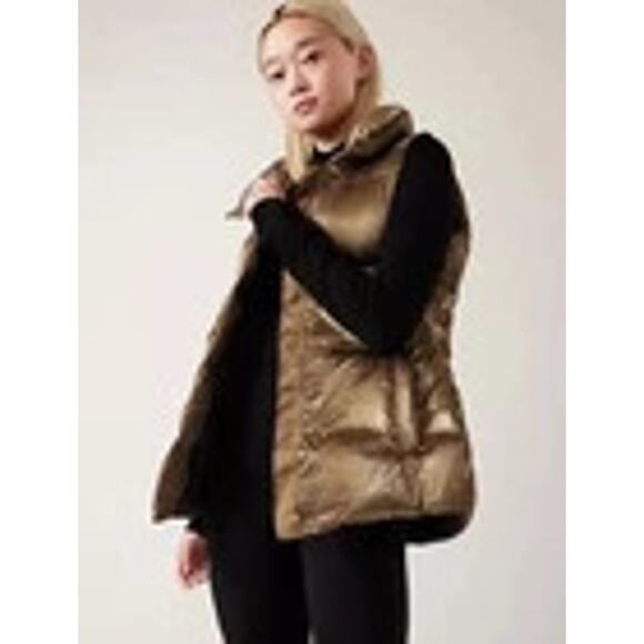 Athleta Downtown Metallic Gold Puffer Vest, Sports, Womens Sz XXS, New, NWOT - Picture 2 of 13